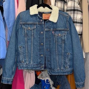 Levi Trucker Jacket (WORN ONCE)
